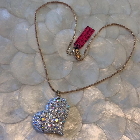 “NWT” BETSEY JOHNSON Gold Heart Necklace with Multicolor Gems - Picture 8 of 9